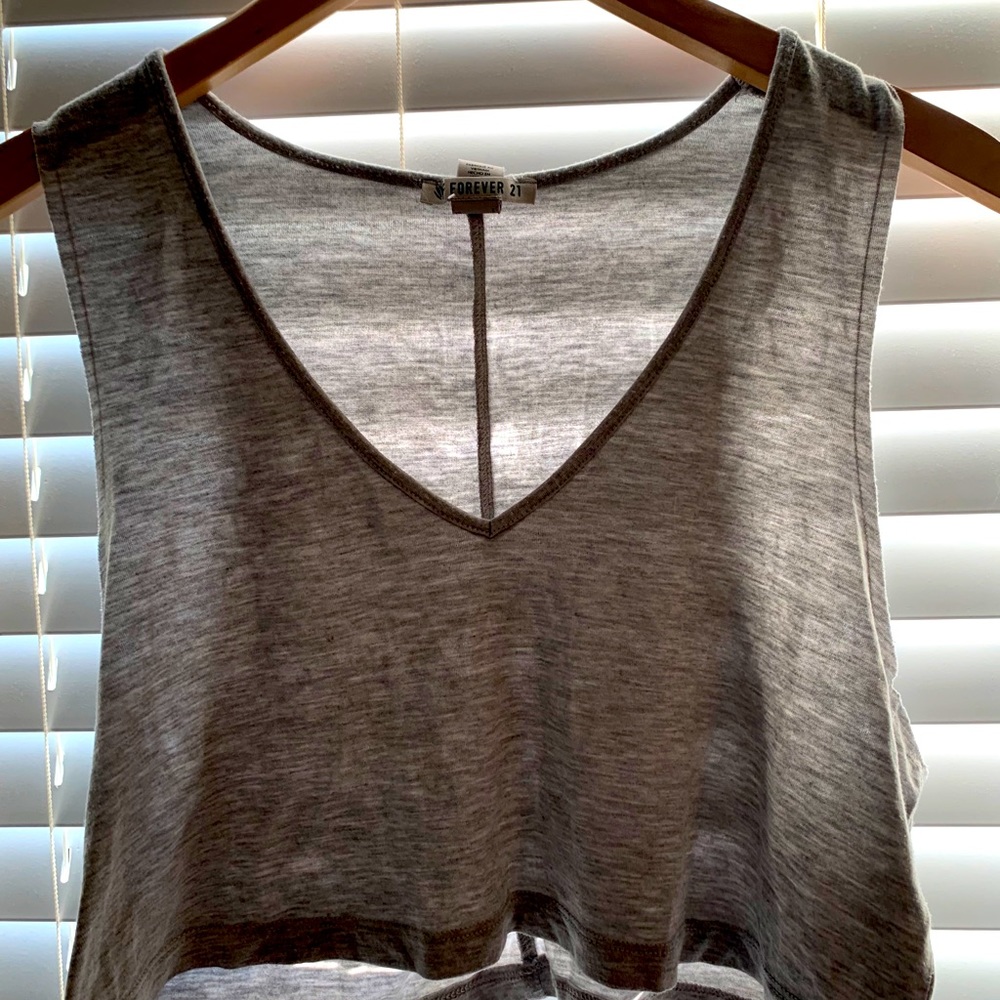 Cropped tee